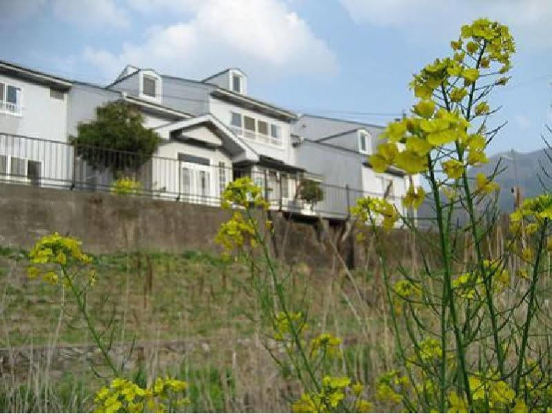 Yufuin Tsuru No Yu Hotel Exterior photo